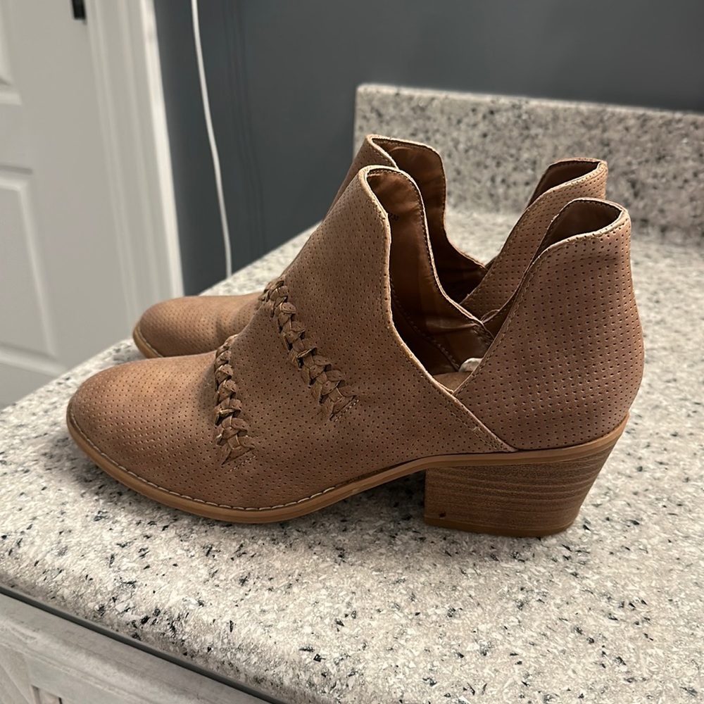 Light brown booties